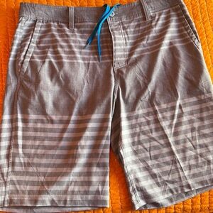 Hang Ten grey striped swim /shorts  . Zip fly and tie. Pockets front/back  sz36